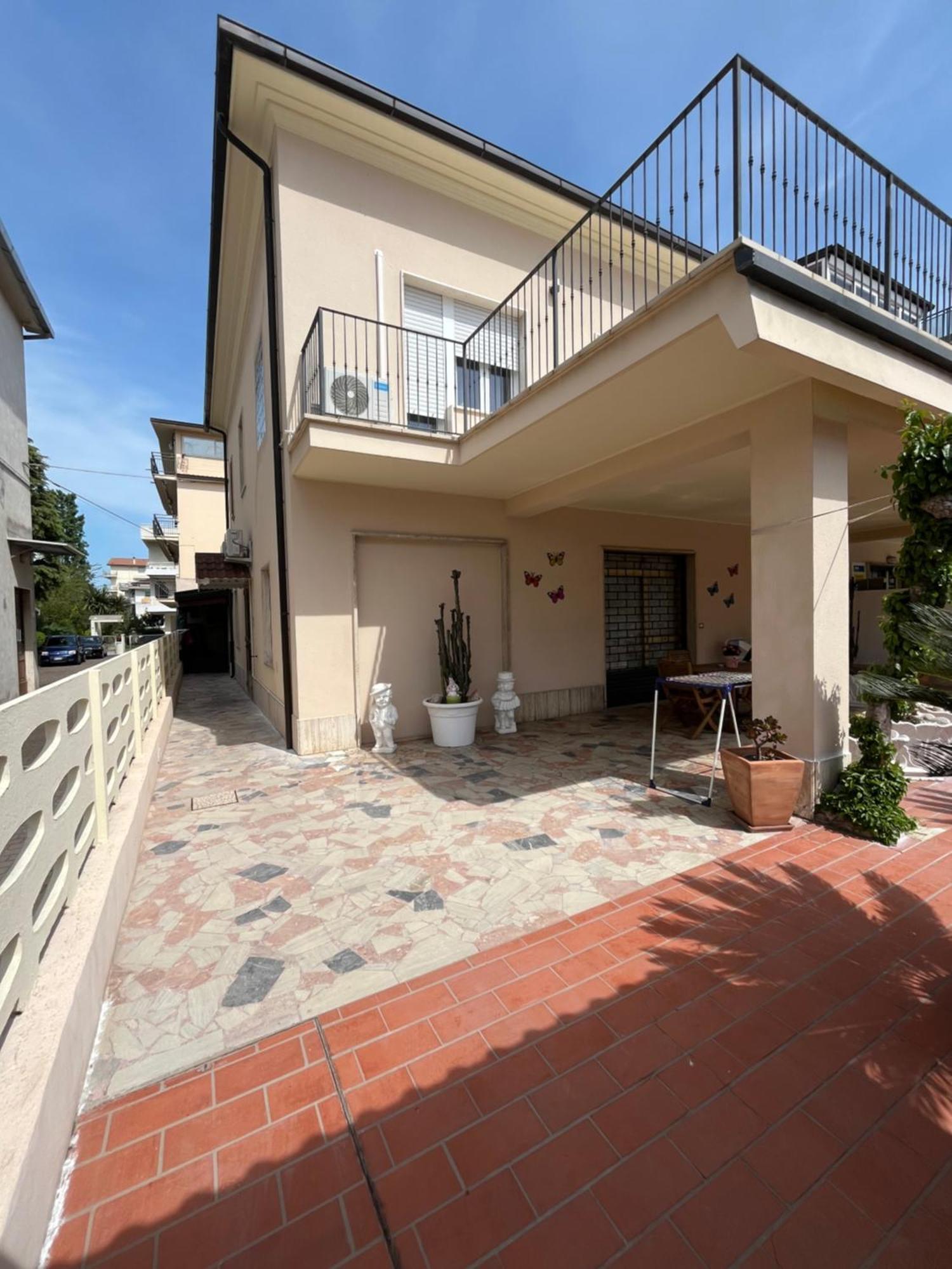 Bouganville Casa Vacanza Ambiente Climatizzato Con Wi Fi Pineto Exterior foto